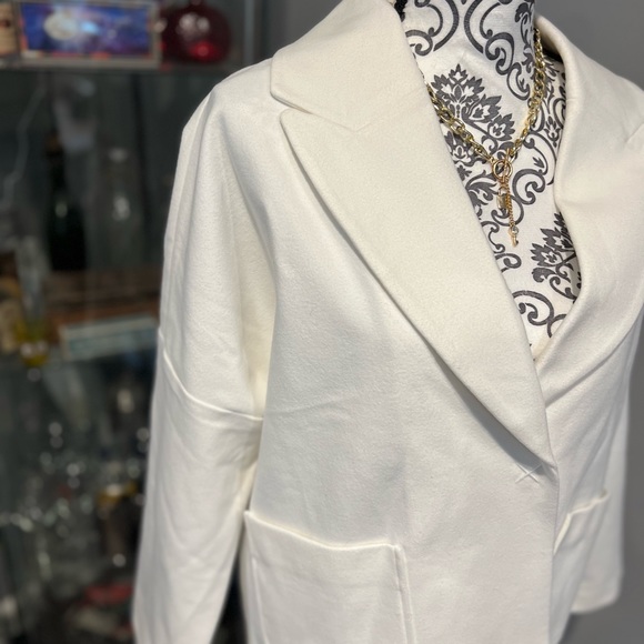 NWT Chico’s white blazer. - Picture 4 of 6